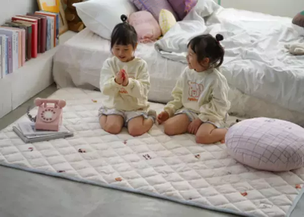 「Maison terrier」とコラボ！“毎日使える”おやつ犬キルトラグが2月25日発売