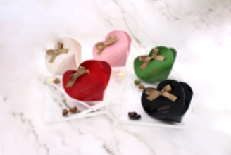 「シック＆エレガンス」をコンセプトとする洋菓子メーカー ロイスダールがお届けするバレンタイン2026 想いを結ぶ、5つのハート。カラフルな「ハートショコラ」新発売