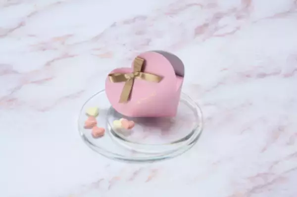 「「シック＆エレガンス」をコンセプトとする洋菓子メーカー ロイスダールがお届けするバレンタイン2026 想いを結ぶ、5つのハート。カラフルな「ハートショコラ」新発売」の画像