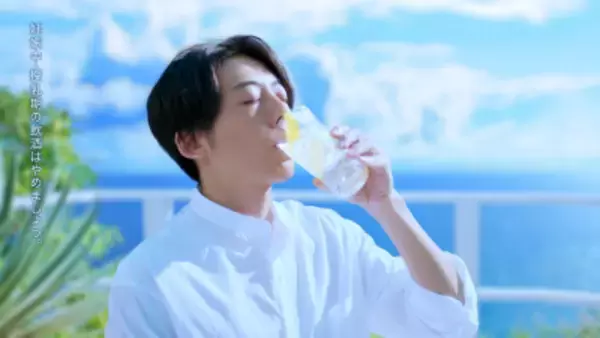 「高橋一生さん出演の新CM『氷結(R)無糖 レモン 知ってるけど篇』公開」の画像