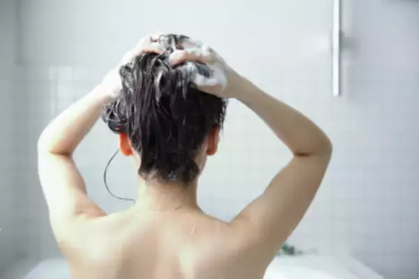 「ヘアケアの新潮流「スキニフィケーション」とは？「未来の美」に着目した新時代の地肌美容」の画像