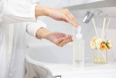 「馬油で落とす」という発想　薬師堂が「ソンバーユ クレンジングオイル」から新しく「レモンの香り」を4/8に発売