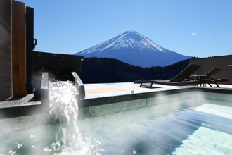 【1周年記念】天空の温泉ヴィラ紬 河口湖、2025年8月のご予約限定で山梨県産ハーフワインをプレゼント！