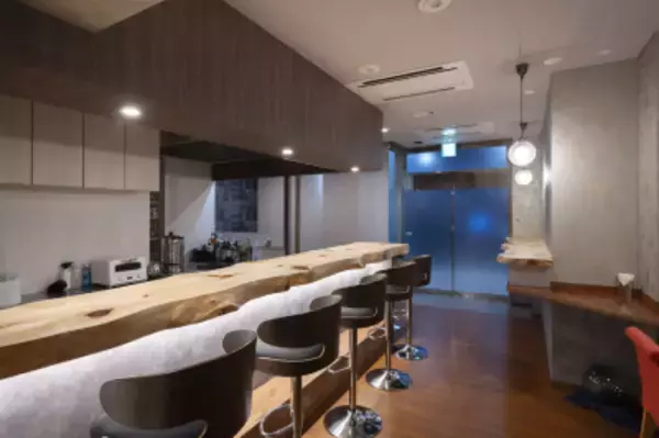 伊勢の夜に、三重の地酒と出会う。伊勢パールピアホテルに 「“旅の余韻”を愉しむカジュアルバー」が誕生。