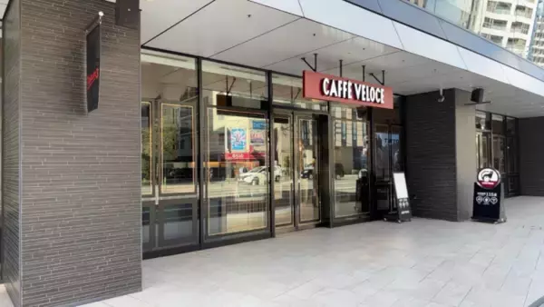 開放感抜群！108席を備える「カフェ・ベローチェ 福岡薬院店」がオープン