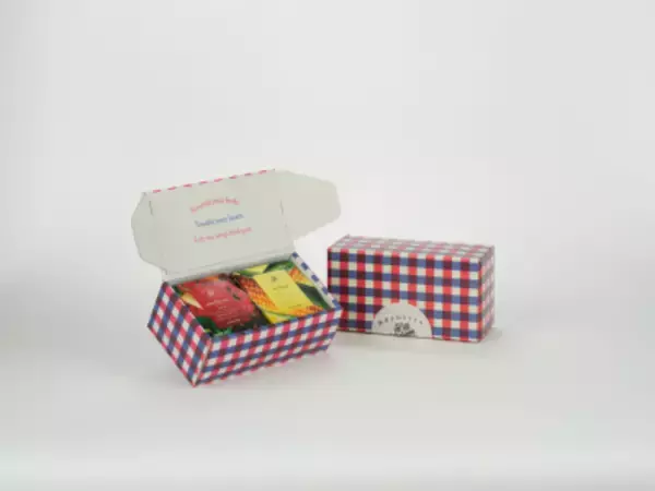 「「野菜をMOTTO」のスープ詰め合わせギフトに、 野菜をイメージしたポップカラーの新デザインボックスが 3サイズ・3種類で登場！」の画像
