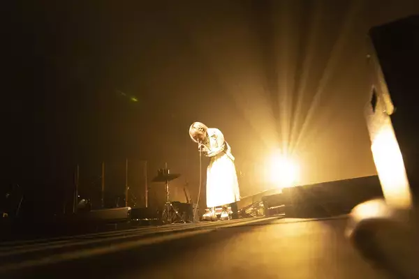 ReoNaが辿り着いた“痛くて愛おしい場所”――ライブツアー「ReoNa ONE-MAN Concert Tour 2025 “HEART”」初日公演レポート