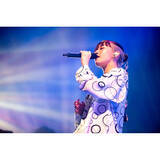 「【ライブレポート】初のライブツアー“Tomori Kusunoki Zepp TOUR 2022『SINK⇄FLOAT』”東京公演で見せた 、“表現者”楠木ともりの世界――。」の画像1