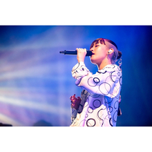 【ライブレポート】初のライブツアー“Tomori Kusunoki Zepp TOUR 2022『SINK⇄FLOAT』”東京公演で見せた 、“表現者”楠木ともりの世界――。