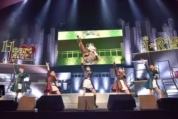 パシフィコ横浜に現れた、ハートを奪い笑顔と喜びを与える5人の怪盗――“i☆Ris 11th Anniversary Live ~Heart Jack~”レポート