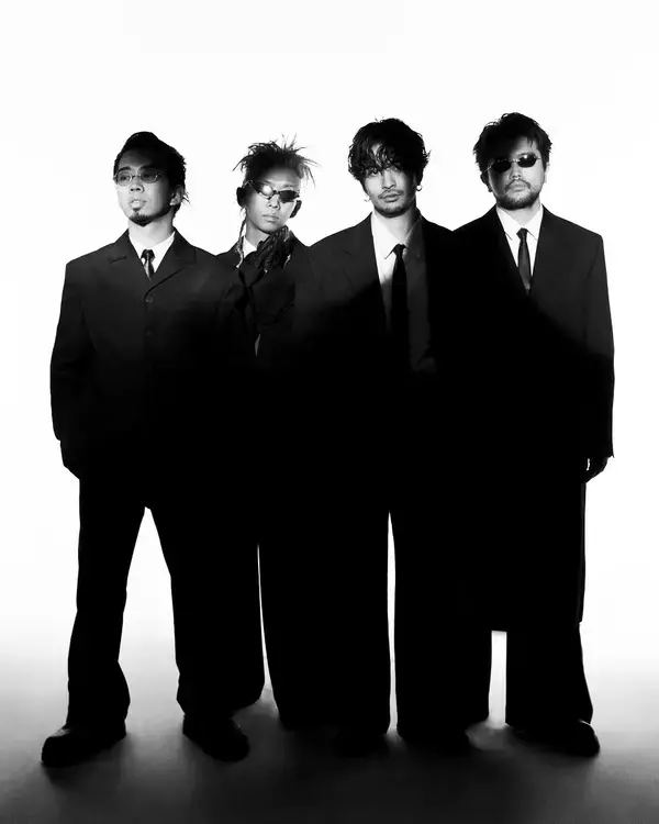 King Gnu、新曲「AIZO」期間生産限定盤CDパッケージが、『呪術廻戦』原作者 芥見下々氏描き下ろしイラスト12インチLPサイズスペシャルパッケージに決定！