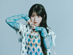 青木陽菜、『なのは』シリーズ最新作EDテーマと共に届ける“青い炎”のような情熱――Mini Album『BLAZE』に込めた音楽への熱い想いを語る！