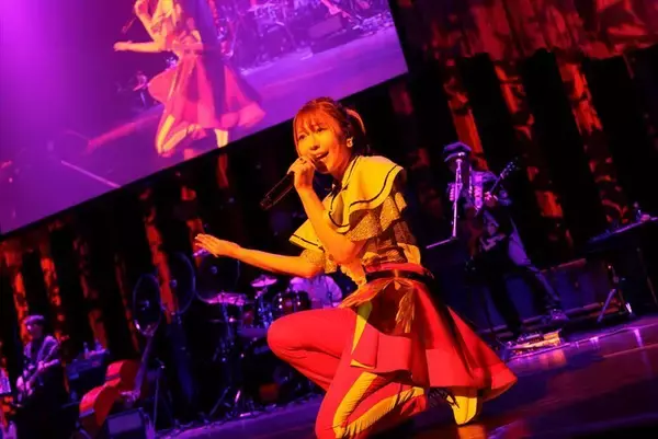 「安野希世乃、全22曲を披露した4thライブのオフィシャルレポートが到着！最新楽曲「Re:fresh」リリックビデオも公開！」の画像