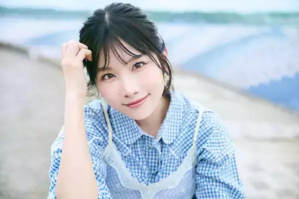 岬なこ、4thシングル『青の足跡』リリース決定＆新A写公開！