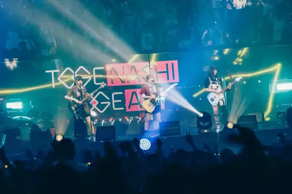 トゲナシトゲアリ、約束の地へ――日本武道館ワンマン「トゲナシトゲアリ LIVE in 日本武道館“奏檄の叫”」をレポート！