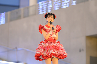 大西亜玖璃、シングル「夢で逢えなくても／指先ハート」イベントレポートが到着！
