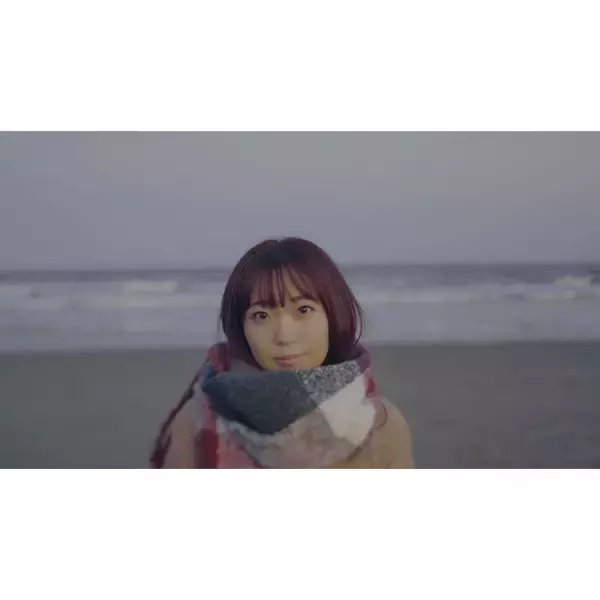 斉藤朱夏、11月20日発売両A面シングルより「36℃」MVを今夜解禁！