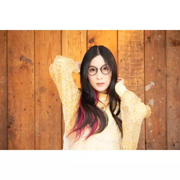 タイ人アニソンシンガー・MindaRyn（マイダリン）TVアニメ『サクガン』EDテーマを担当！3rd Single「Shine」ジャケット写真、アーティスト写真、全曲試聴動画公開！