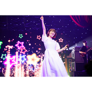 花澤香菜「再出発」への一歩を踏み出す―「HANAZAWA KANA Showcase Live 2021 “Moonlight Magic”」オフィシャルライブレポート到着！