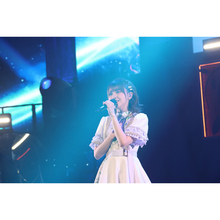 鬼頭明里、鏡の世界で自身の持ち曲すべてとなる全21曲を完全熱唱!!2nd LIVE「MIRRORS」オフィシャルレポートが到着！