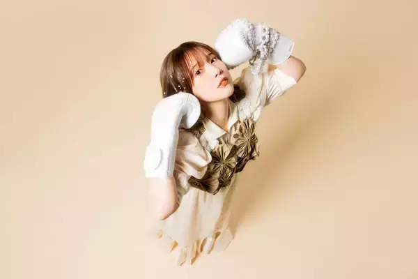 内田真礼、TVアニメ『花織さんは転生しても喧嘩がしたい』EDテーマ「ベリーグッド・エンカウント」ジャケット写真公開＆MV情報解禁！