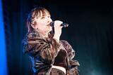 「デビューから20年の軌跡を刻む、名曲連なるライブに――！玉置成実、20周年イヤーを締め括る“Nami Tamaki 20th Anniversary LIVE -Focus-”レポート」の画像6