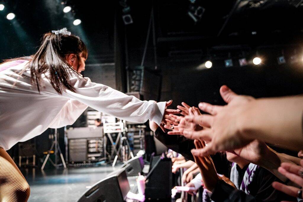 デビューから20年の軌跡を刻む、名曲連なるライブに――！玉置成実、20周年イヤーを締め括る“Nami Tamaki 20th Anniversary LIVE -Focus-”レポート