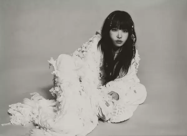 紫 今、新曲「New Walk」が4月放送スタートのTVアニメ『左ききのエレン』EDテーマに決定！