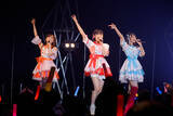 「快心の公演がファンの熱い想いを生み、奇跡を呼び込んだ―― “Run Girls, Run！5th Anniversary Live Tour Get Set, 5！”東京公演レポート」の画像1