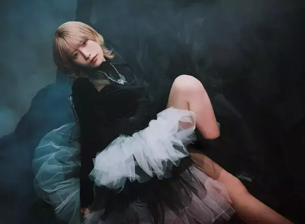 佐々木李子、全10曲すべて新曲のフルアルバム「RI PATHOS」発売決定！