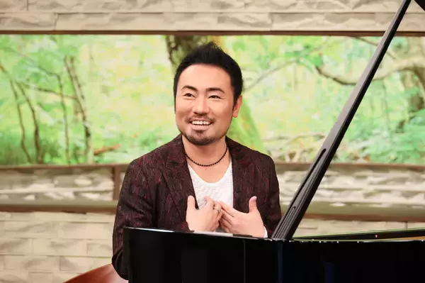 ７本しか動かない指で世界中の聴衆を魅了するピアニスト・西川悟平に学ぶ"ポジティブな生き方"