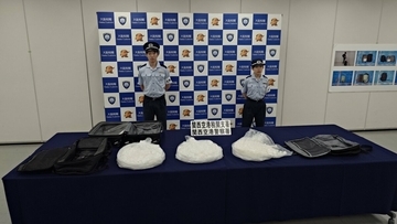 【速報】ハワイから覚醒剤約21キログラム密輸入か　税関検査で目を見開き興奮　アメリカ人の男を逮捕・起訴　手荷物の持ち込み量としては関西空港で過去最大