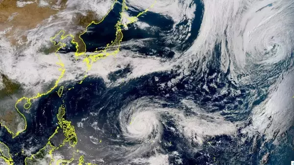 「大型で猛烈な勢力に急発達　台風4号（シンラコウ）は最大瞬間風速は85メートル、中心気圧905ヘクトパスカルで北西へ進む【気象庁　進路予想】」の画像