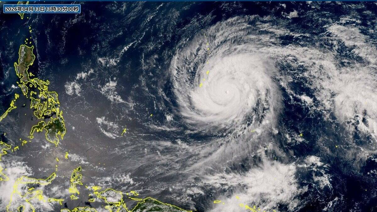 大型で猛烈な勢力に急発達　台風4号（シンラコウ）は最大瞬間風速は85メートル、中心気圧905ヘクトパスカルで北西へ進む【気象庁　進路予想】