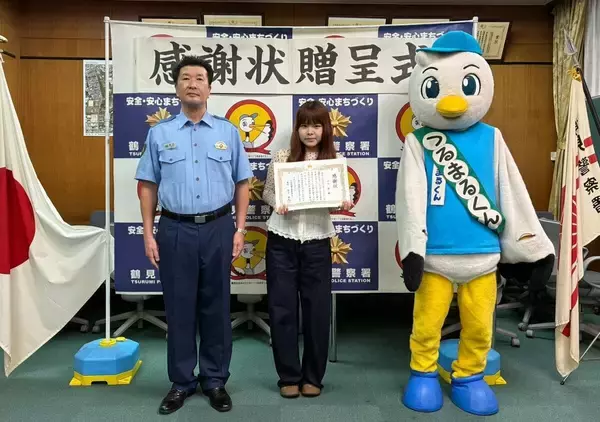 暗い道を歩く迷子の女の子　母親を追いかけ家の外へ…保護した女子大学生に感謝状「母親がきっと心配しているだろうと…」　大阪府警・鶴見署