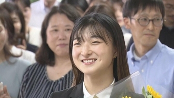 坂本花織さんと三浦璃来さん兵庫出身メダリストに最高位「誉賞」　坂本さん「次は指導者として世界に羽ばたく選手を育てたい」ミラノ・コルティナ五輪フィギュア