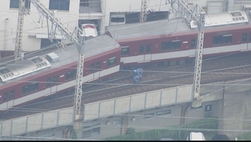 【速報】鉄道事故調査官らが脱線事故現場に到着　運輸安全委員会が事故原因の調査開始　近鉄京都線