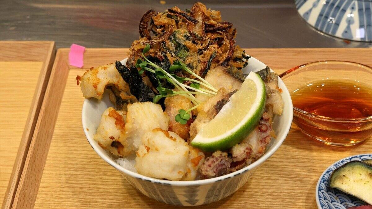 大阪湾の恵みを丼に！学生たちがレシピ対決　SUPER EIGHT・村上信五さんらが審査「どの丼もほんまにおいしかった」【全国豊かな海づくり大会】