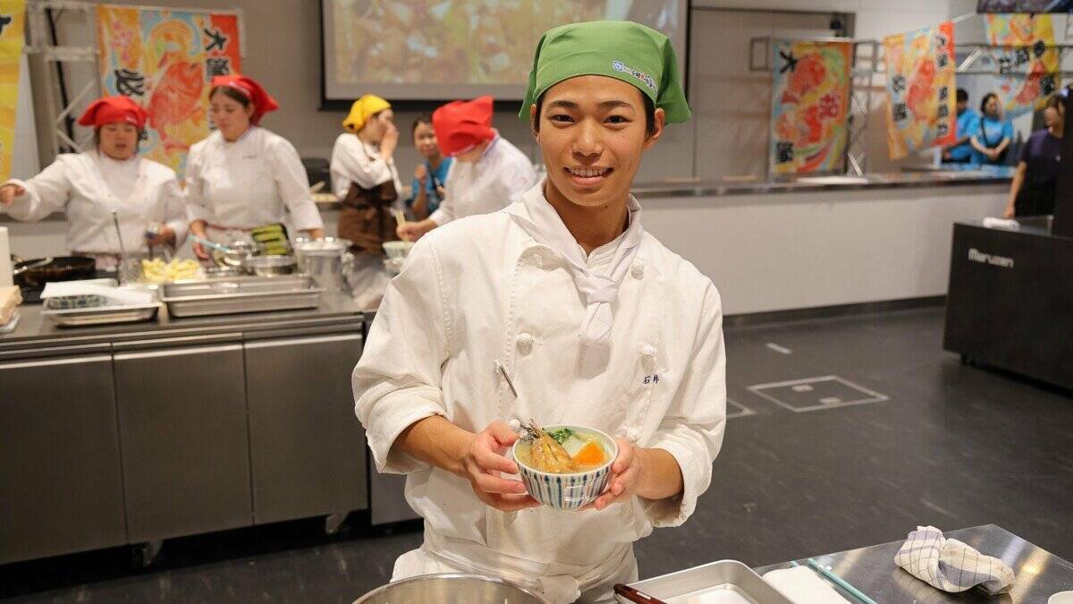 大阪湾の恵みを丼に！学生たちがレシピ対決　SUPER EIGHT・村上信五さんらが審査「どの丼もほんまにおいしかった」【全国豊かな海づくり大会】