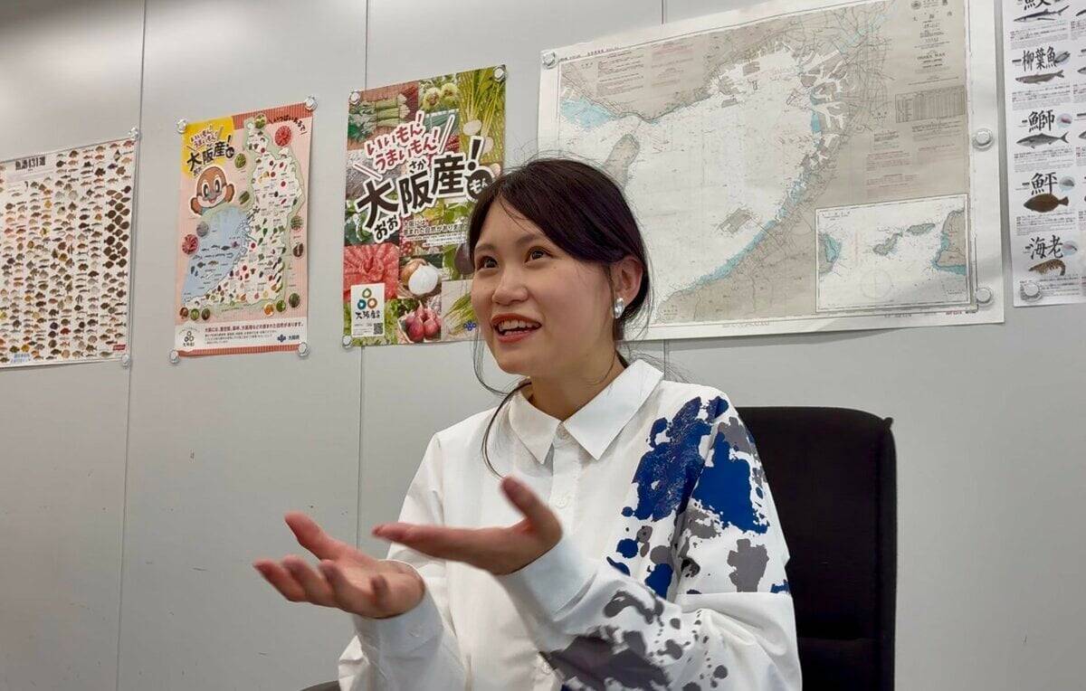 【秘話】「このクリーチャーは何？」大会異例の“水墨画ビジュアル”が話題！　人気“妖怪書家”が挑んだ「日本一シビア」な魚の表現と故郷への執念