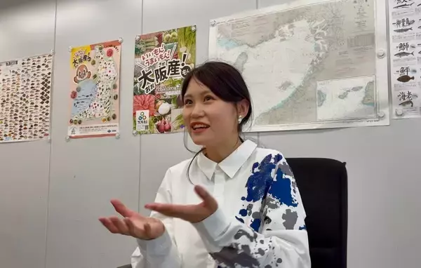 「【秘話】「このクリーチャーは何？」大会異例の“水墨画ビジュアル”が話題！　人気“妖怪書家”が挑んだ「日本一シビア」な魚の表現と故郷への執念」の画像