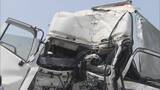 「路肩に停車中の大型トラックに中型トラック追突…さらに別の大型トラックも突っ込む　男性2人重傷　滋賀・名神高速」の画像12
