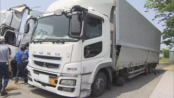 「路肩に停車中の大型トラックに中型トラック追突…さらに別の大型トラックも突っ込む　男性2人重傷　滋賀・名神高速」の画像