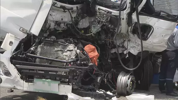 「路肩に停車中の大型トラックに中型トラック追突…さらに別の大型トラックも突っ込む　男性2人重傷　滋賀・名神高速」の画像