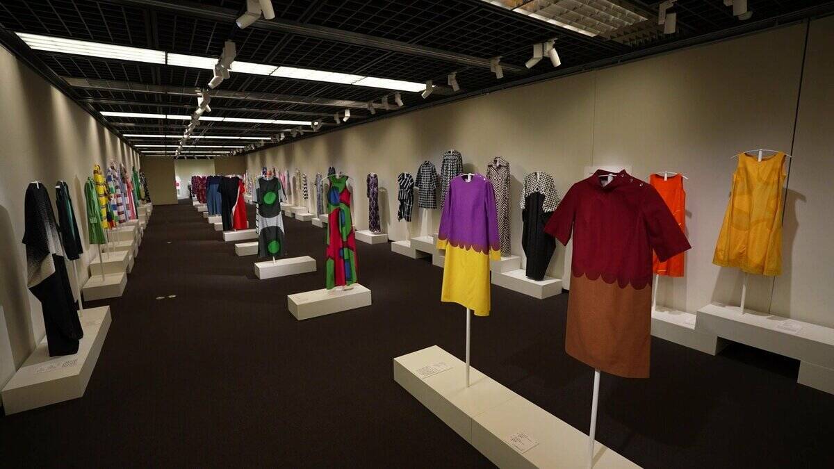 京都文化博物館で「マリメッコ展」日本で約10年ぶりの大規模展示　ドレス約70点がずらり！名作「ウニッコ」誕生の舞台裏にも迫る【9月6日(日)まで】