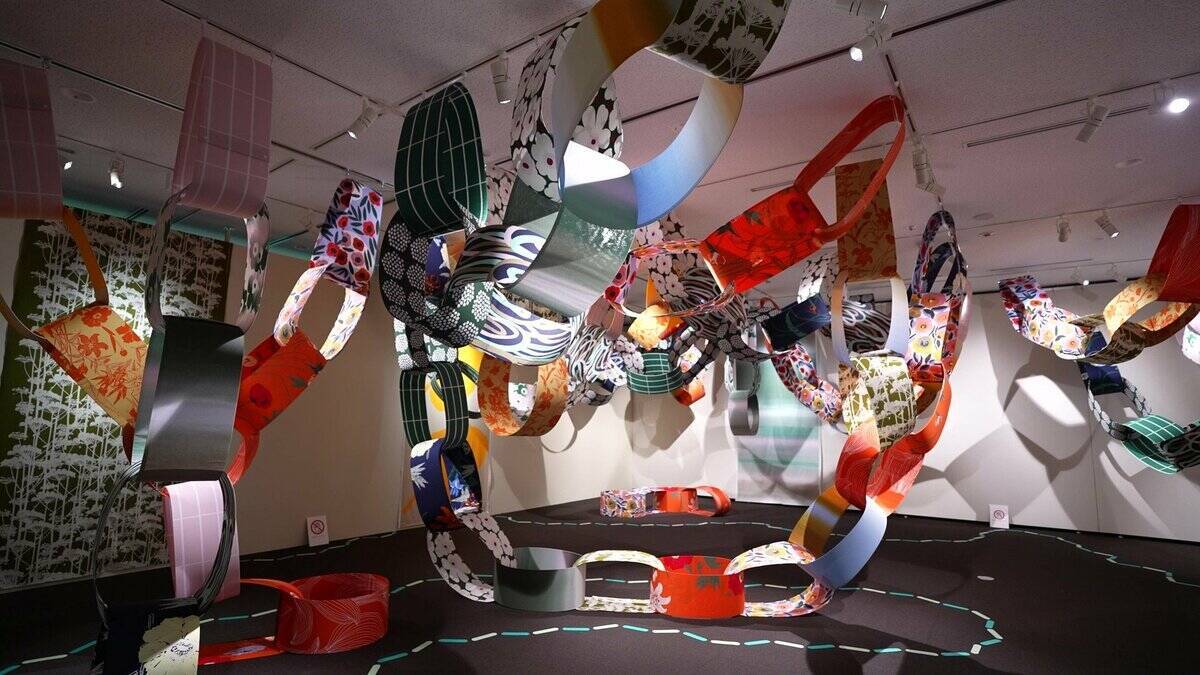 京都文化博物館で「マリメッコ展」日本で約10年ぶりの大規模展示　ドレス約70点がずらり！名作「ウニッコ」誕生の舞台裏にも迫る【9月6日(日)まで】