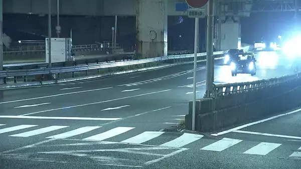 【速報】車を急発進させ警察官を約20m引きずる…　殺人未遂などの疑いで48歳男を逮捕　兵庫県警尼崎南署