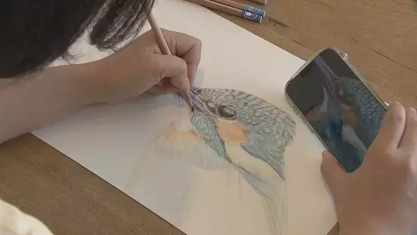 「お母さんの似顔絵が描けない…イメージができない特性“アファンタジア”とは　絵を描くことが苦手だった女性の挑戦に【当事者の記者が密着】」の画像