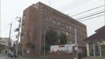 【速報】駐車場のゲートバーに衝突した後に歩行者と接触…　歩行者が意識不明の重体 兵庫・明石市