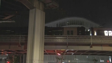 【速報】近鉄京都線の脱線事故で脱線した車両の移動始まる 30日も始発から運転見合わせ